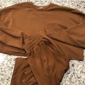 We Wore What Sweatpant Outfit - Small Brown Crop Sweater & matching sweatpants